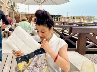 Soula's cushion & handbag action Venice (1)